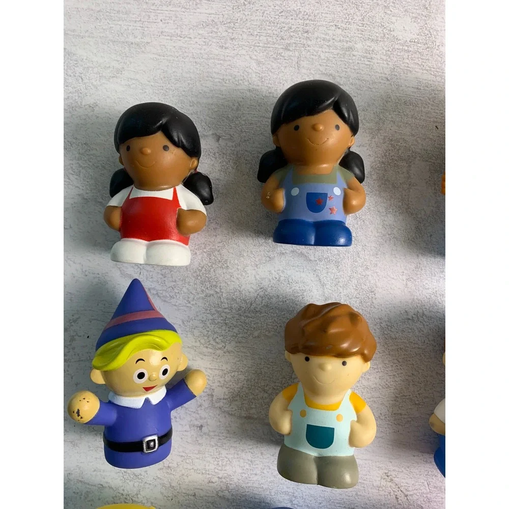 12 Little‎ People/Figures People Professions Doctor Fireman Police Worker Toys